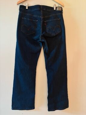 Levi's 512 Perfectly Shaping Bootcut Jeans Dark Wash Women’s Sz 16 fits smaller.